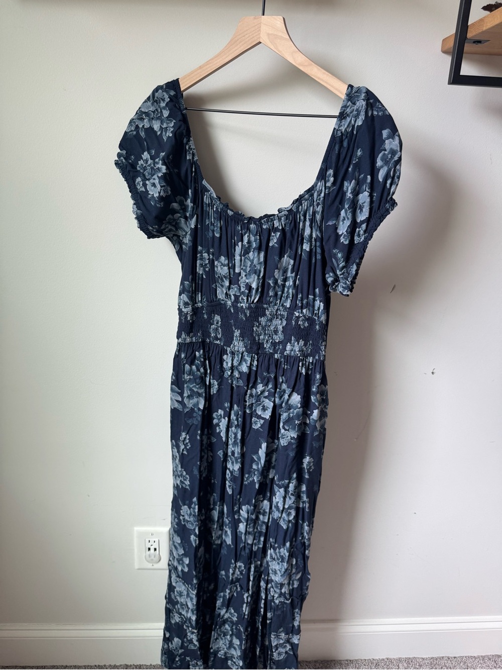 Hollister Navy Floral Midi Dress with Side Slit - Picture 4 of 5